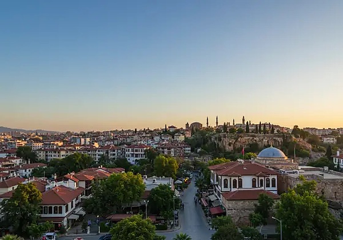 Car rental in Antalya: airport versus city